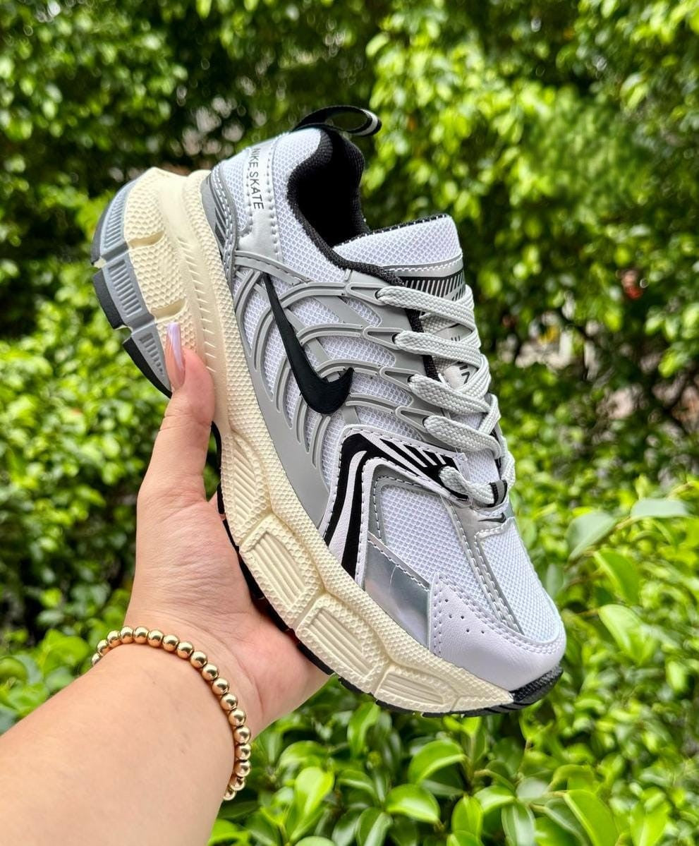 Gray helmet for bikers